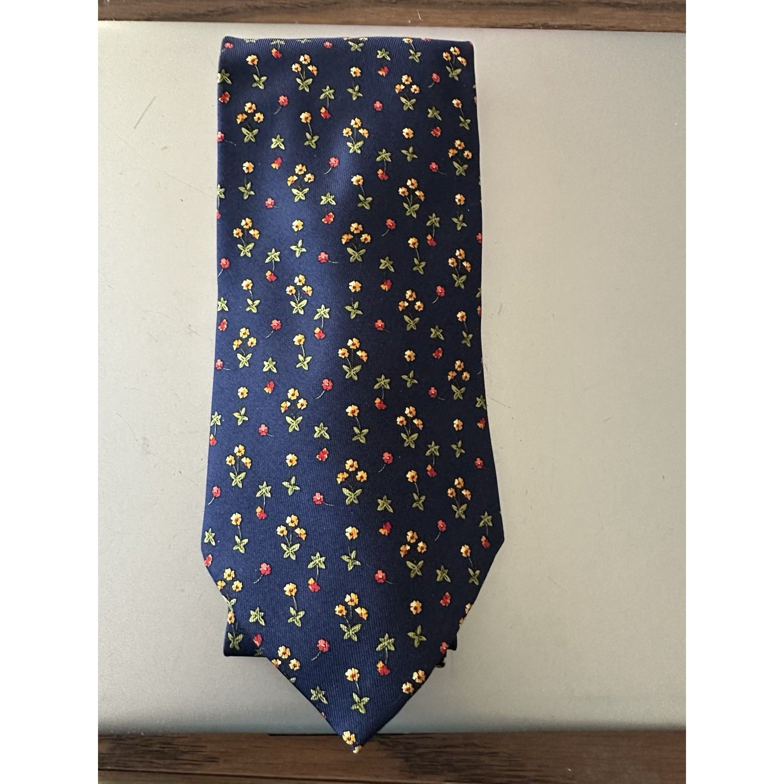 Salvatore Ferragamo Blue Floral 100 Silk Mens Tie 375 Inch Width